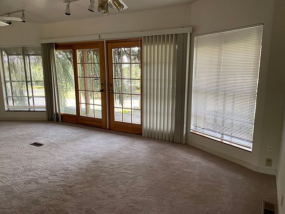 3rd image of 13907 NE Salmon Creek Ave