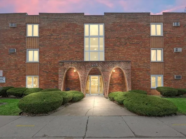 9721 S Cicero Ave APT 3C, Oak Lawn, IL 60453