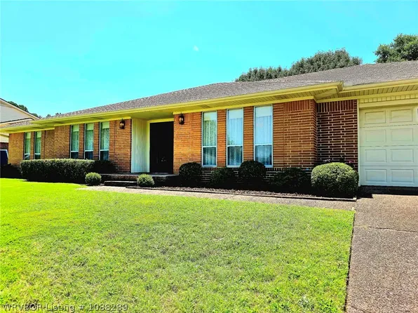 7800 Dover Cir, Fort Smith, AR 72903
