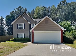 7061 Saratoga Dr, Flowery Branch, GA 30542