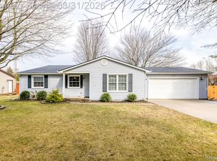 3264 Lake Dr, Fort Gratiot, MI 48059
