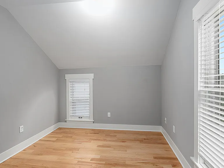 261 Eastern Ave SE #2 — Photo 9