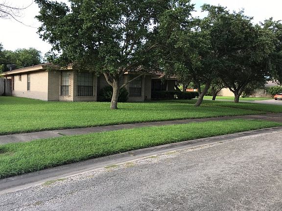 3rd image of 3701 Locke Ln
