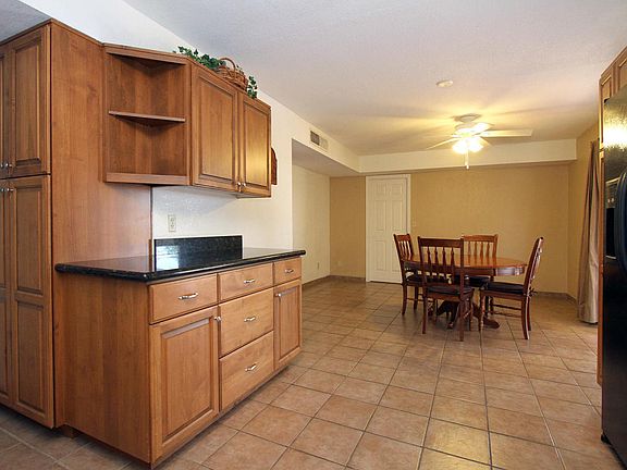 4th image of 3850 W Sunny Hills Pl