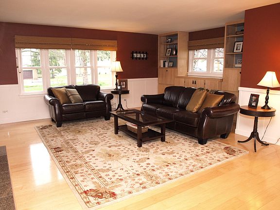 2nd image of 502 Parkway Dr