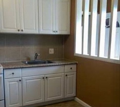 2nd image of 421 Barrett Ave