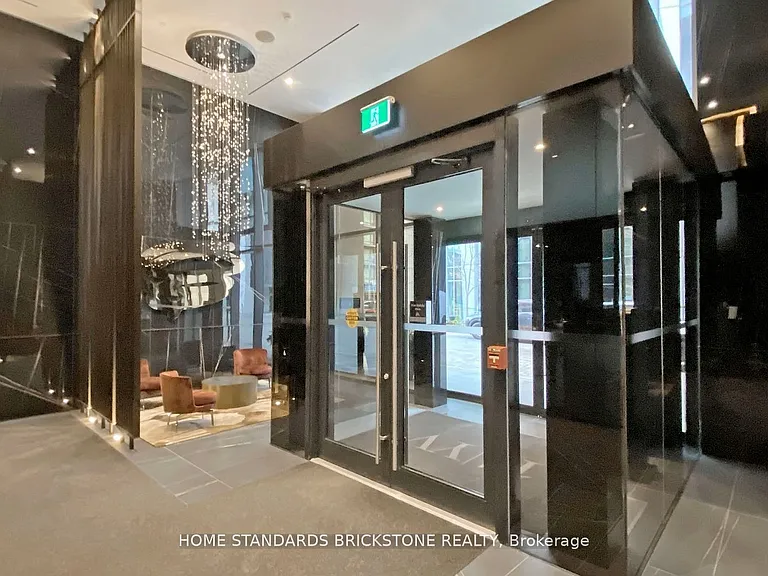 11 Yorkville Ave #6305 — Photo 24