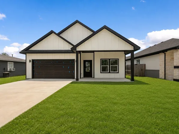 310 Dixon St, Terrell, TX 75160