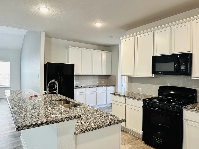 8907 Ladbroke Grv — Photo 7
