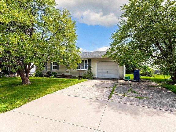 3rd image of 1440 Glenwood Dr