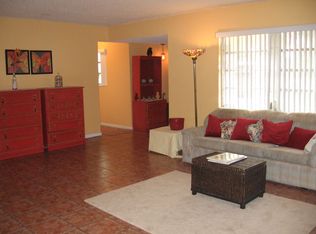 2111 N Hiatus Rd, Pembroke Pines, FL 33026