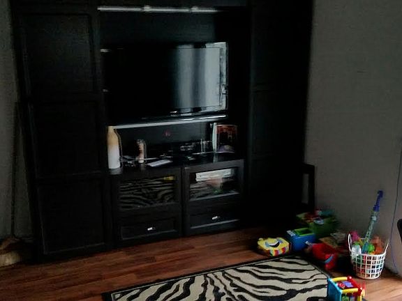 4th image of 2635 E 19th St #2