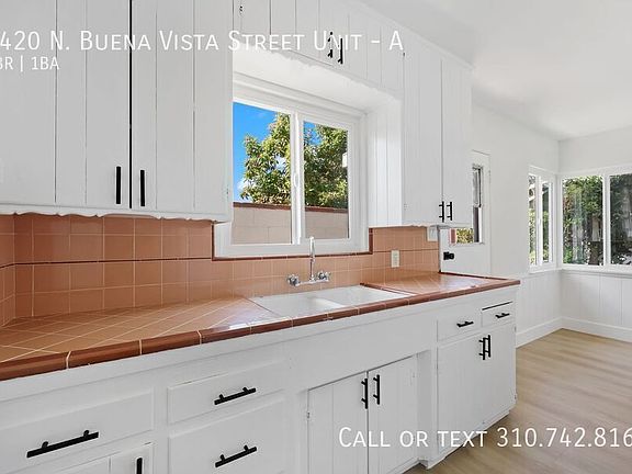 3rd image of 2420 N Buena Vista St #A