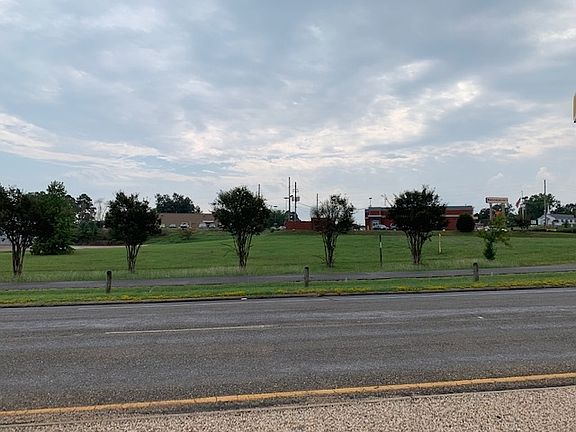 5th image of Linda Dr