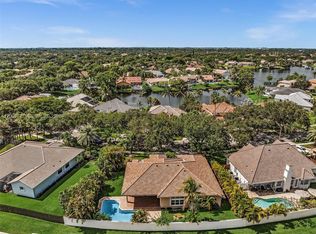 11335 Lake Shore Dr, Hollywood, FL 33026