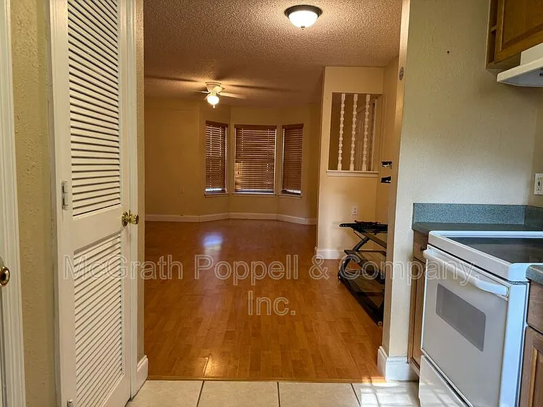 2302 Maki Rd #33 — Photo 11