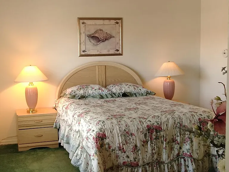 582 Windsor Sq #201 — Photo 32