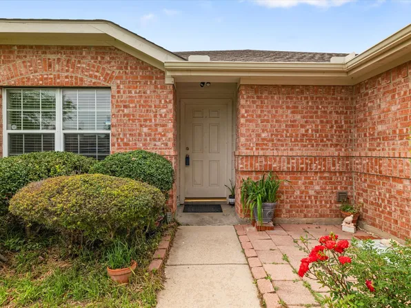 3529 Hermalinda Dr, Denton, TX 76207