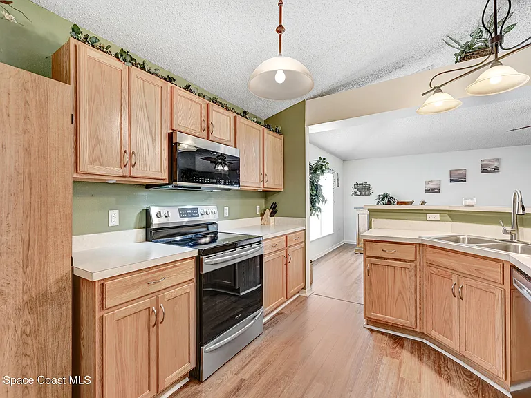 1652 La Maderia Dr SW — Photo 11