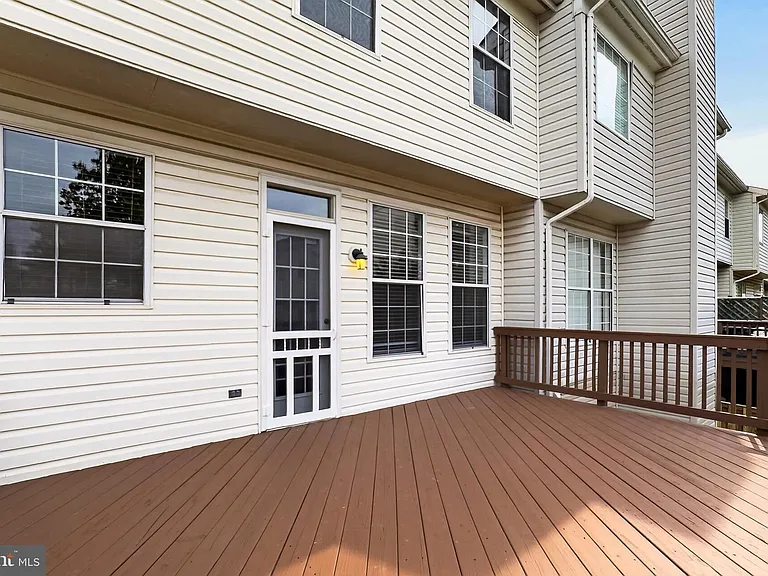 14637 Stream Pond Dr — Photo 44