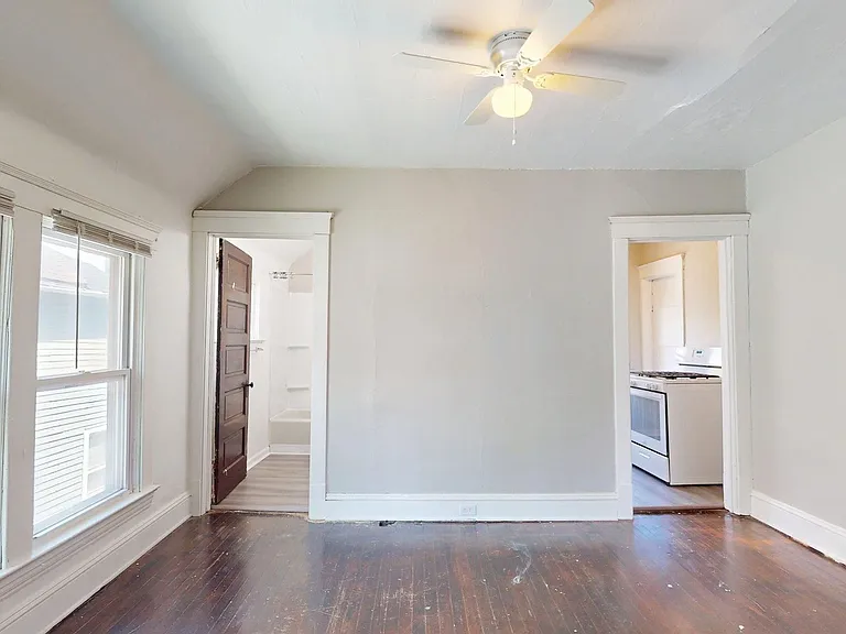 3865 W 16th St — Photo 31