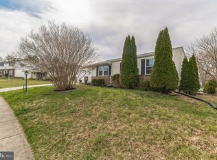 111 N Harrison Rd, Sterling, VA 20164