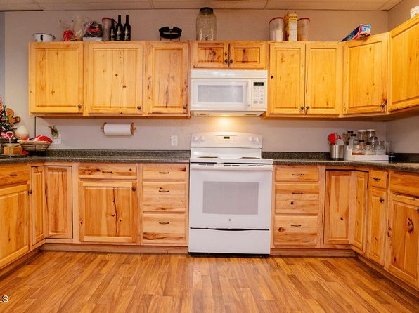 208 Center St, Wimbledon, ND 58492