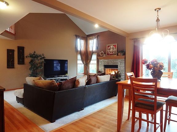 3rd image of 23026 Persimmon Ln