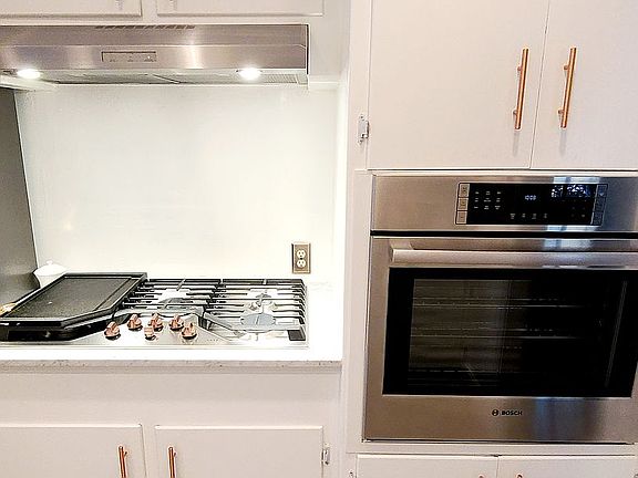 Kitchen (Cooktop & Oven)