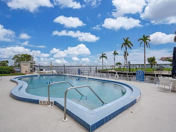 3rd image of 1766 Cape Coral Pkwy E APT 209