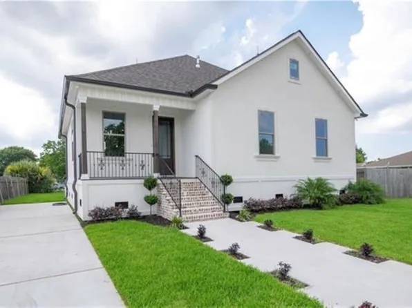 3312 Plaza Dr, Chalmette, LA 70043