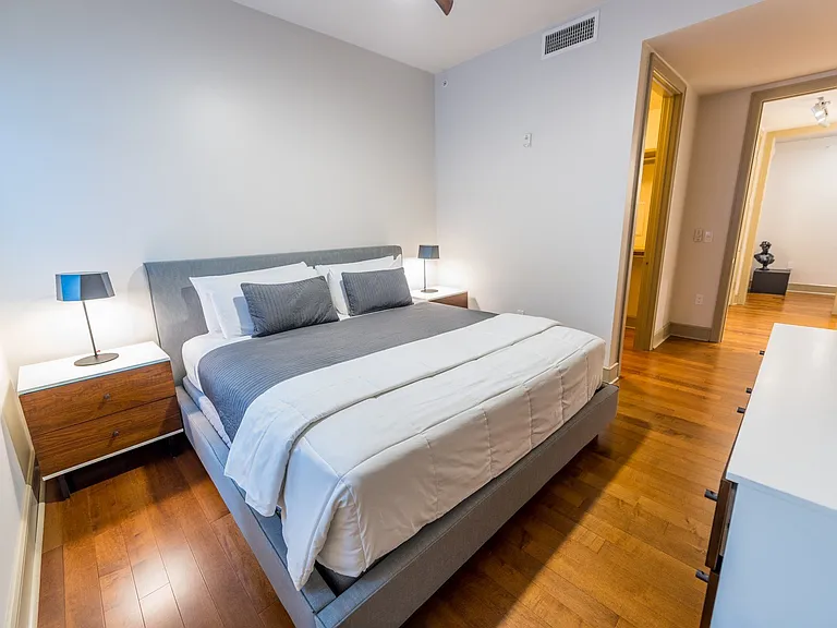 Wilshire Victoria Westwood Apartments — Photo 44