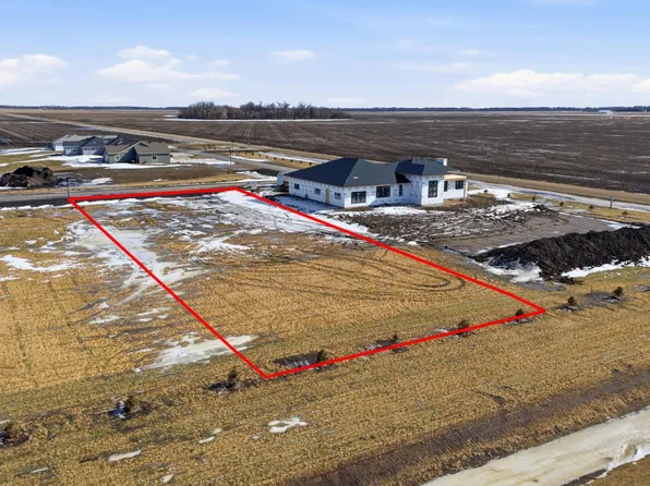 618 Norman Dr, Kindred, ND 58051