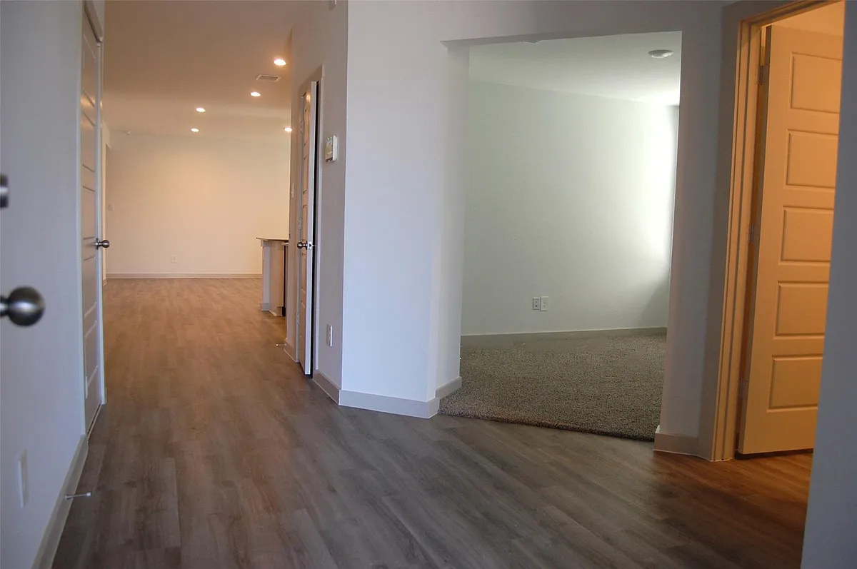 Building Photo - 7702 Sleek Flock Ln