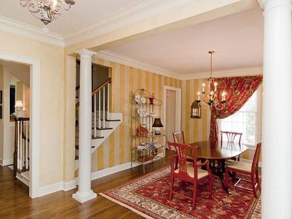 5th image of 39 Pickett Pl