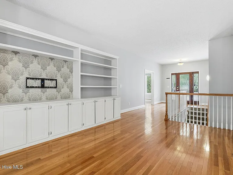 25 Kingswood Cir — Photo 9