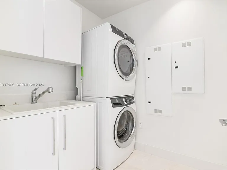 15701 Collins Ave #2302 — Photo 19