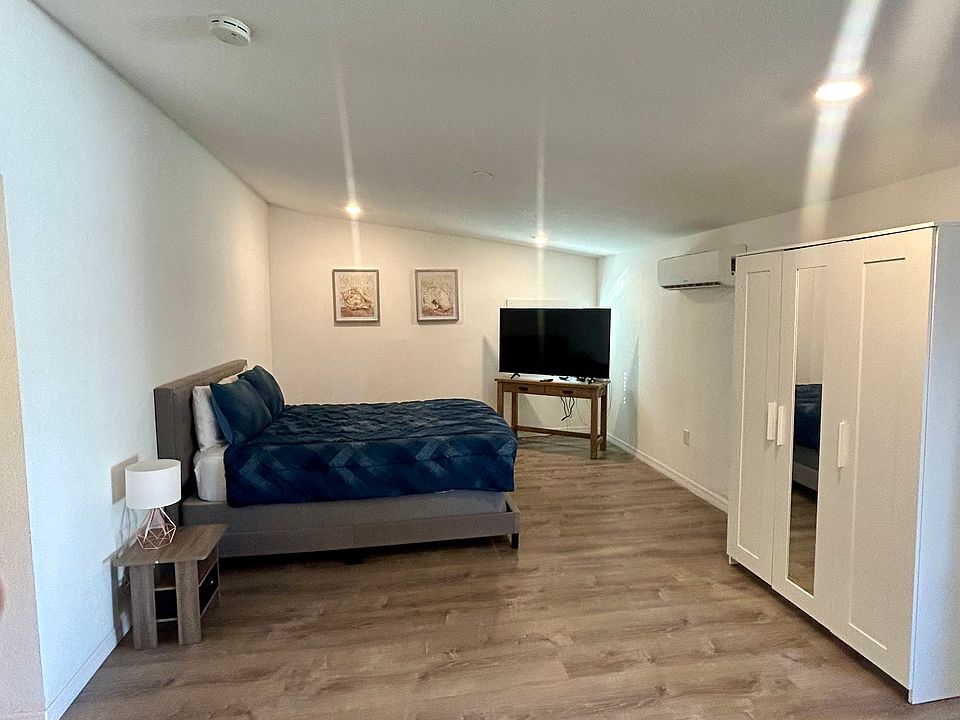 1st image of 216 E Palm Dr #3