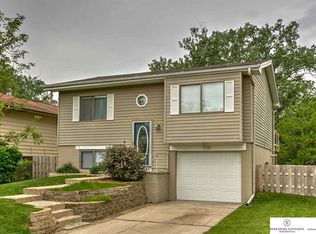 720 Willow Ave, Bellevue, NE 68005