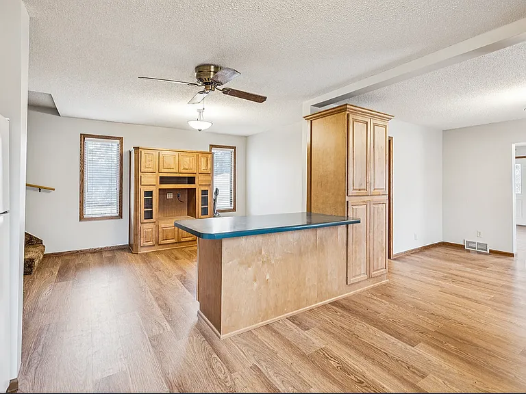 220 B St — Photo 17