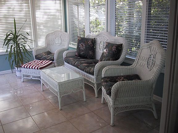 Sun room w 2 sky lights