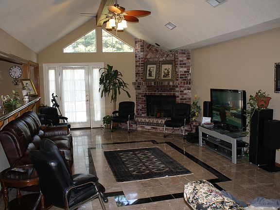 4th image of 2207 Broadstone Dr