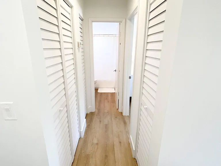 3212 NE 9th St #204 — Photo 11