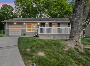 5327 Maple St, Mission, KS 66202