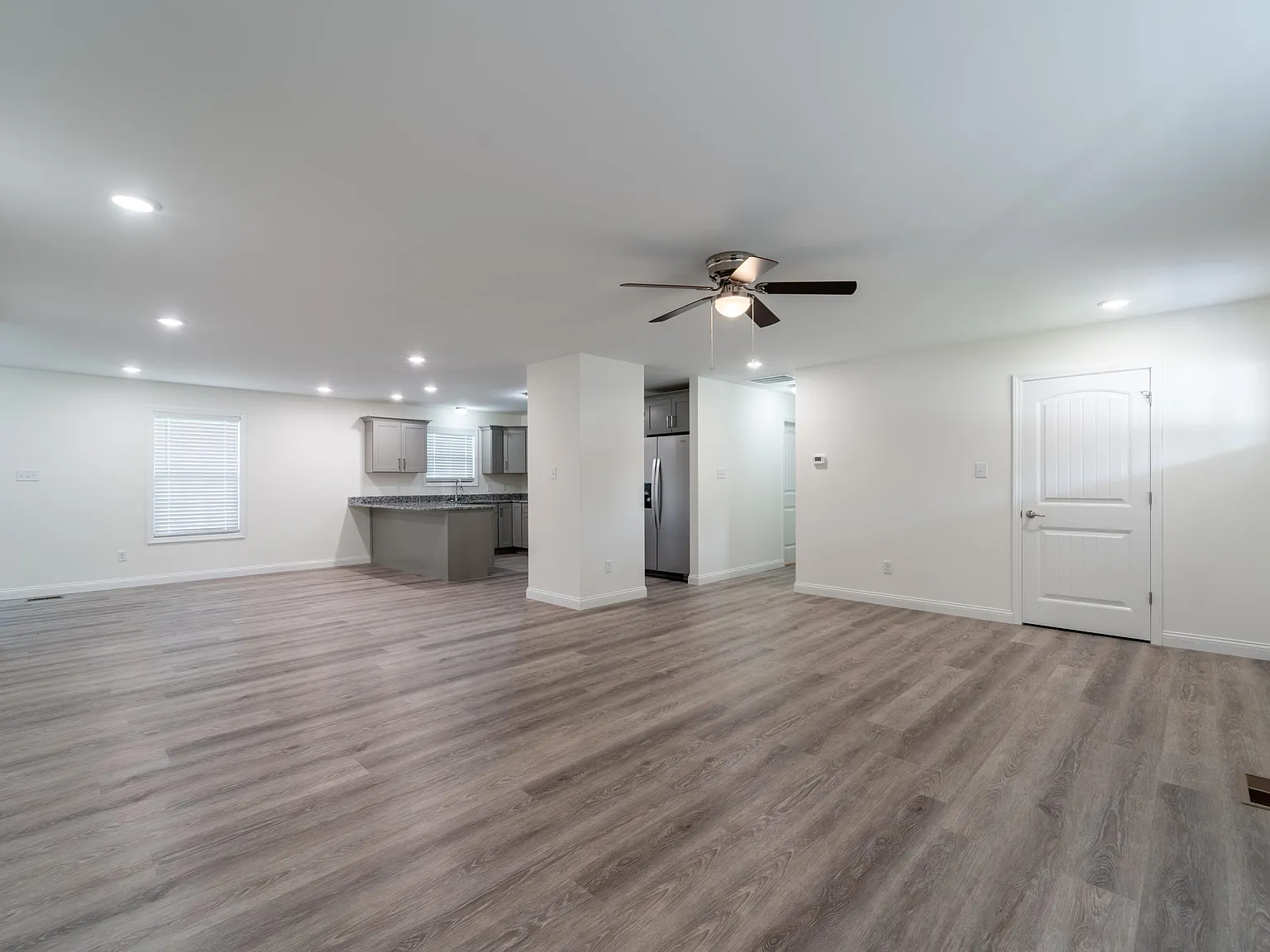 3 bed, 2.0 bath, 1800 sqft, $2,200 — Photo 3