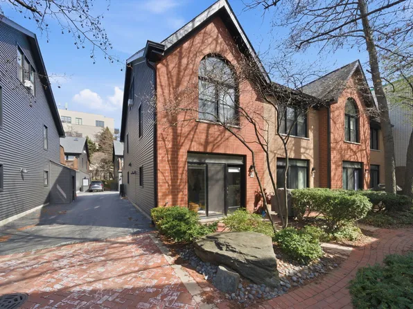 1801 W Diversey Pkwy Unit 16, Chicago, IL 60614