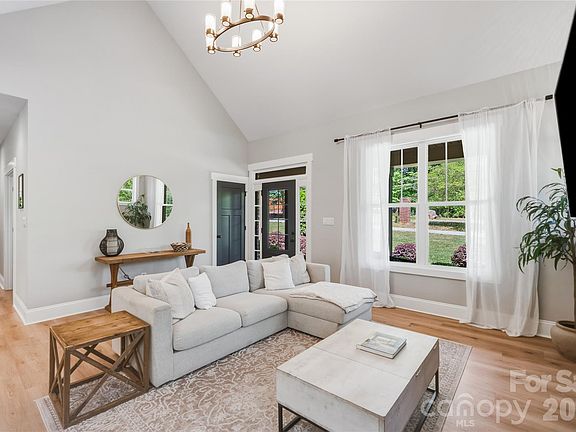 5th image of 10430 Connell Rd