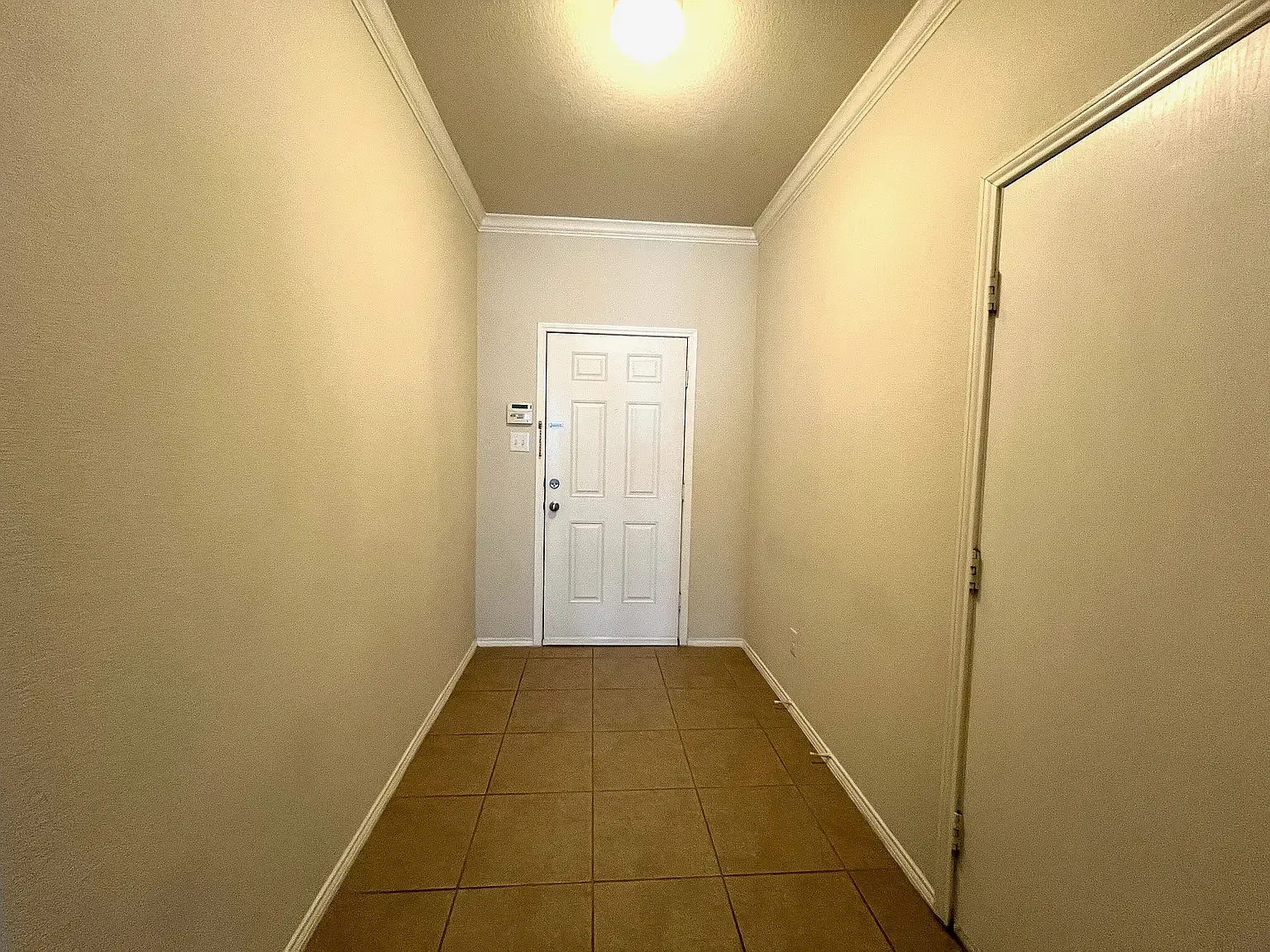 4 bed, 1763 sqft, $2,200 — Photo 4