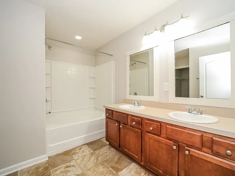 45014 Ingleham Cir — Photo 10