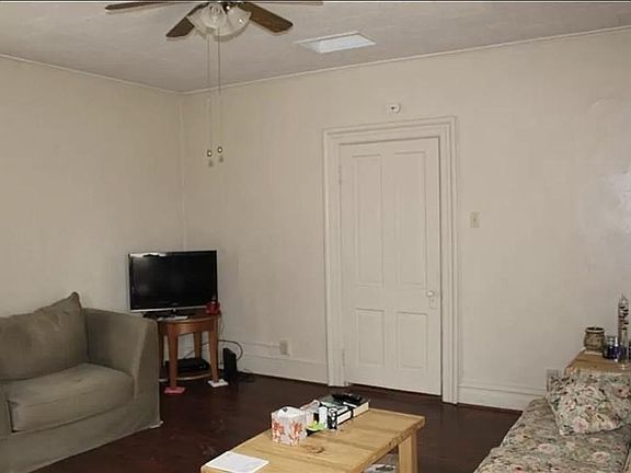 3rd image of 214 N Elm St #3